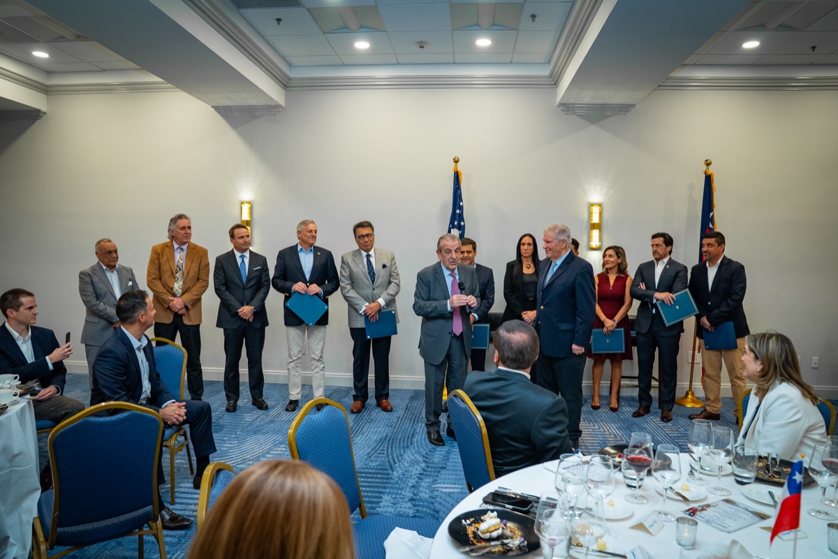 Participantes del almuerzo empresarial durante la jornada
